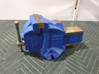 Lot 193