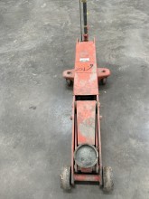 Lot 32